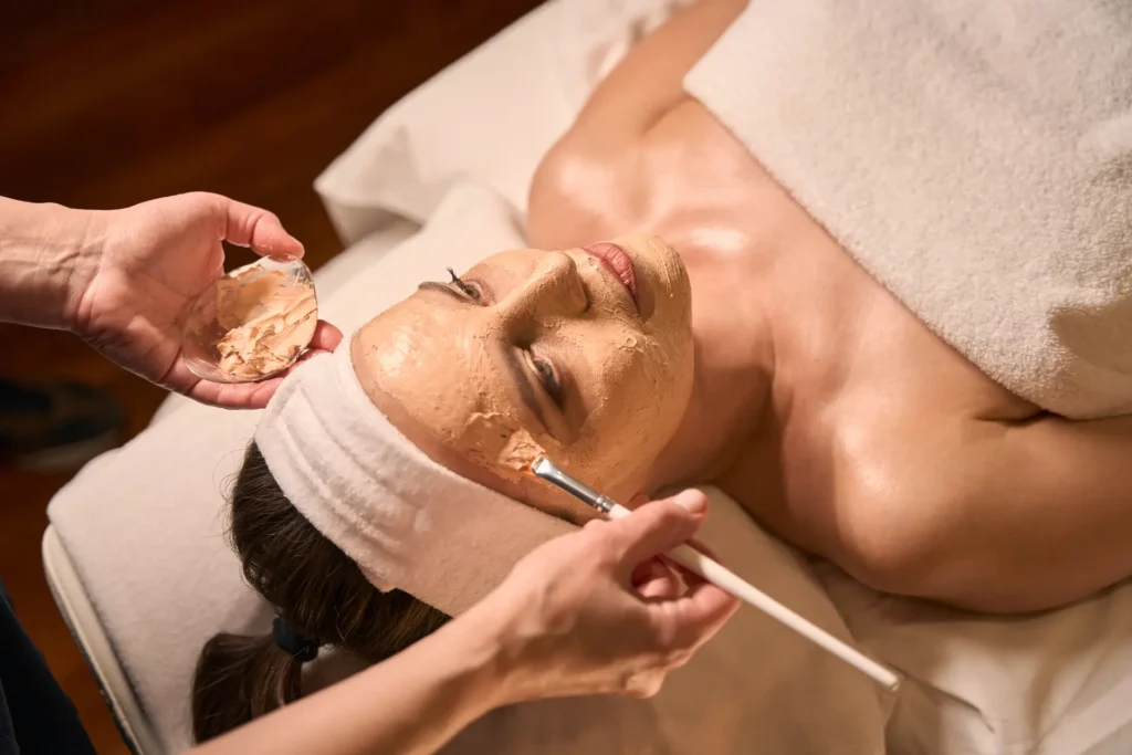 qualified cosmetologist carrying out cosmetic proc 2024 10 21 19 39 29 utc