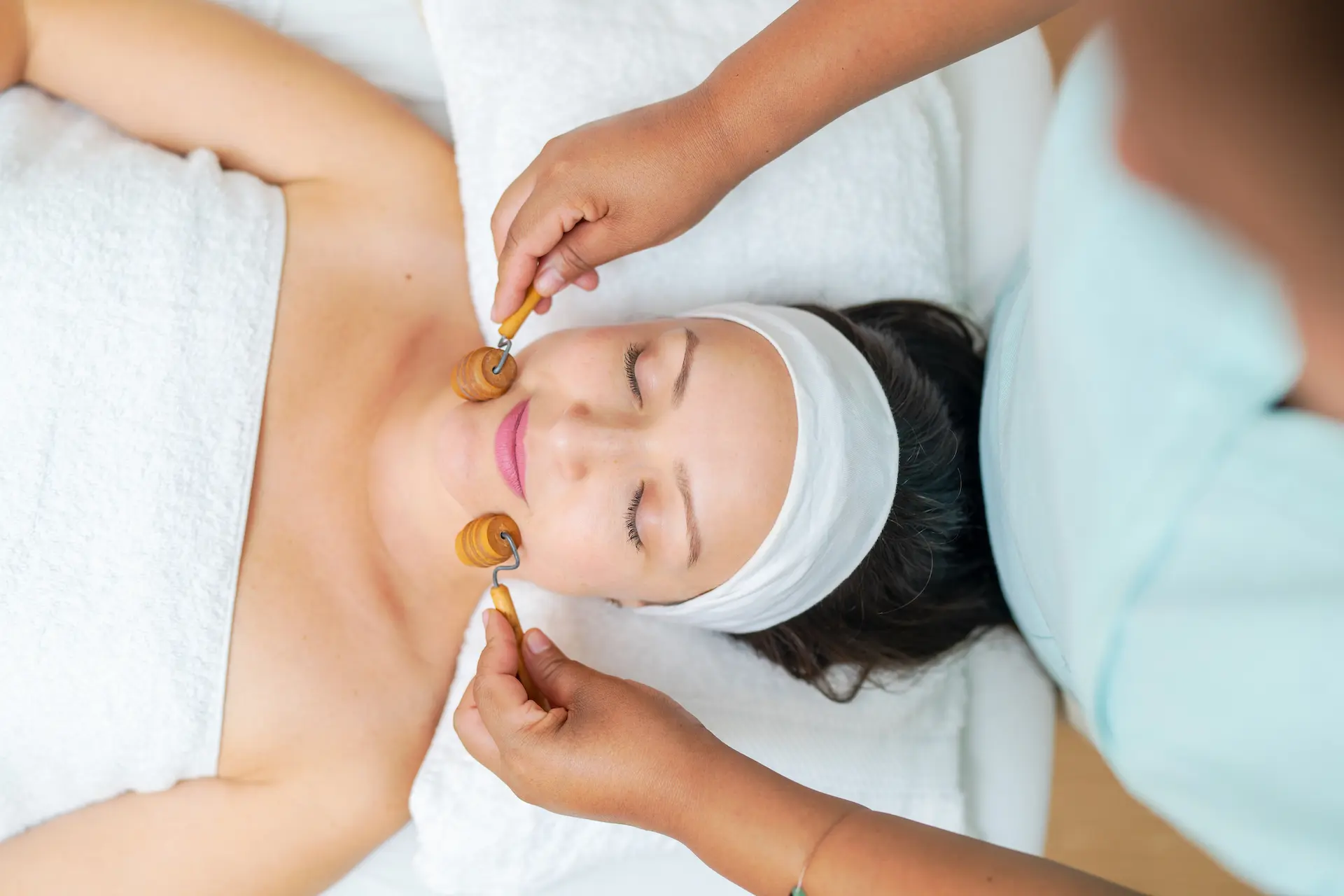 woman receiving a wooden therapy massage on the fa 2025 03 05 17 46 37 utc